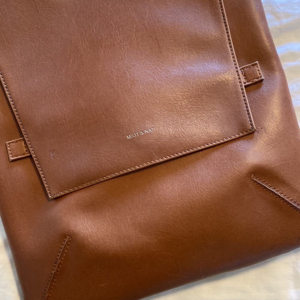 Matt & Nat Womens Riley Convertible Messenger Crossbody Bag. Vegan Leather.